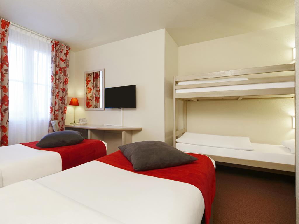 Campanile Val De France Hotel