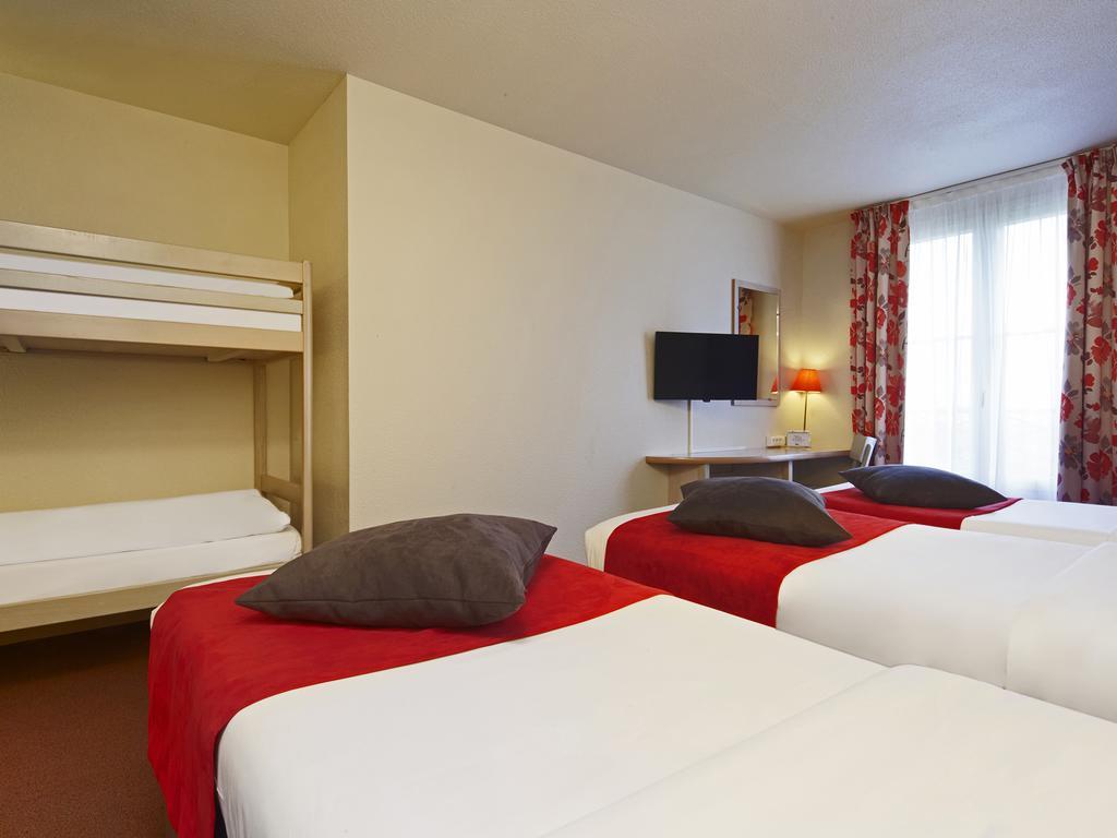 Campanile Val De France Hotel 3*