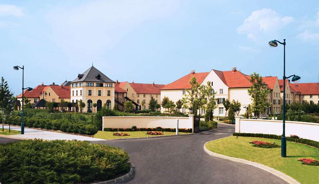 Hotel Campanile Val De France 3*